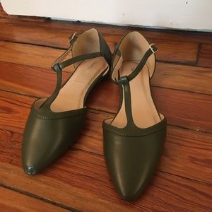 NWOT Modcloth Vegan Leather Strappy Olive Green Flats